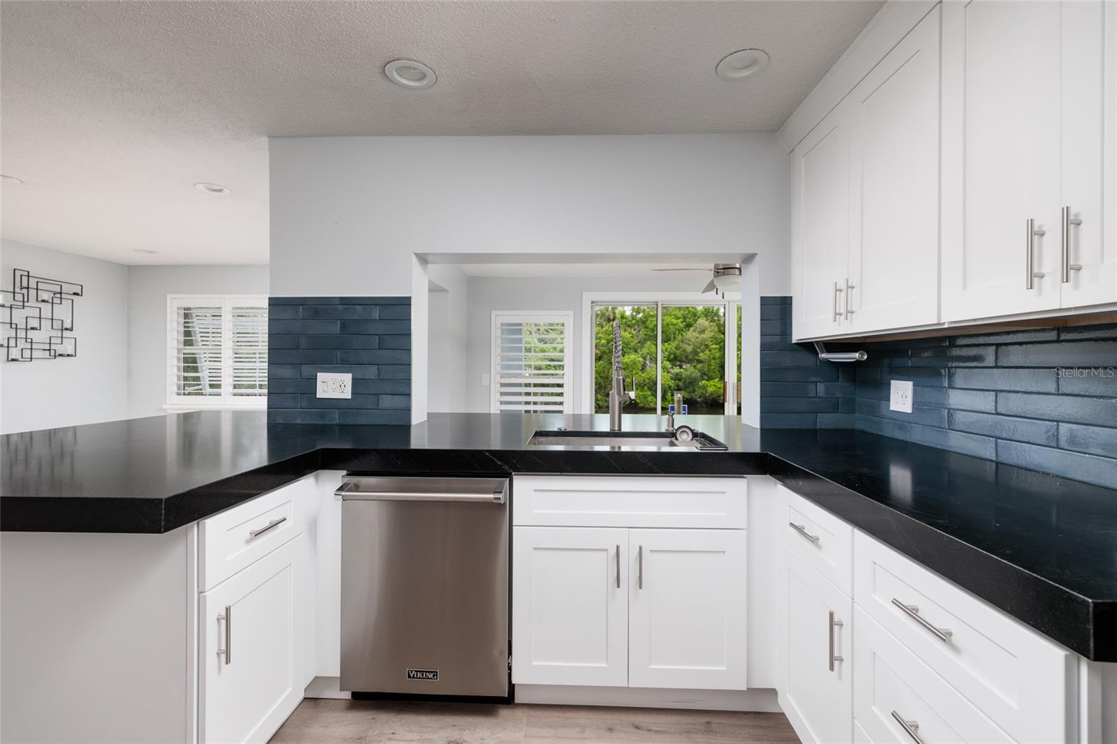 Image 15 of 41 For 9723 Oak Street Ne