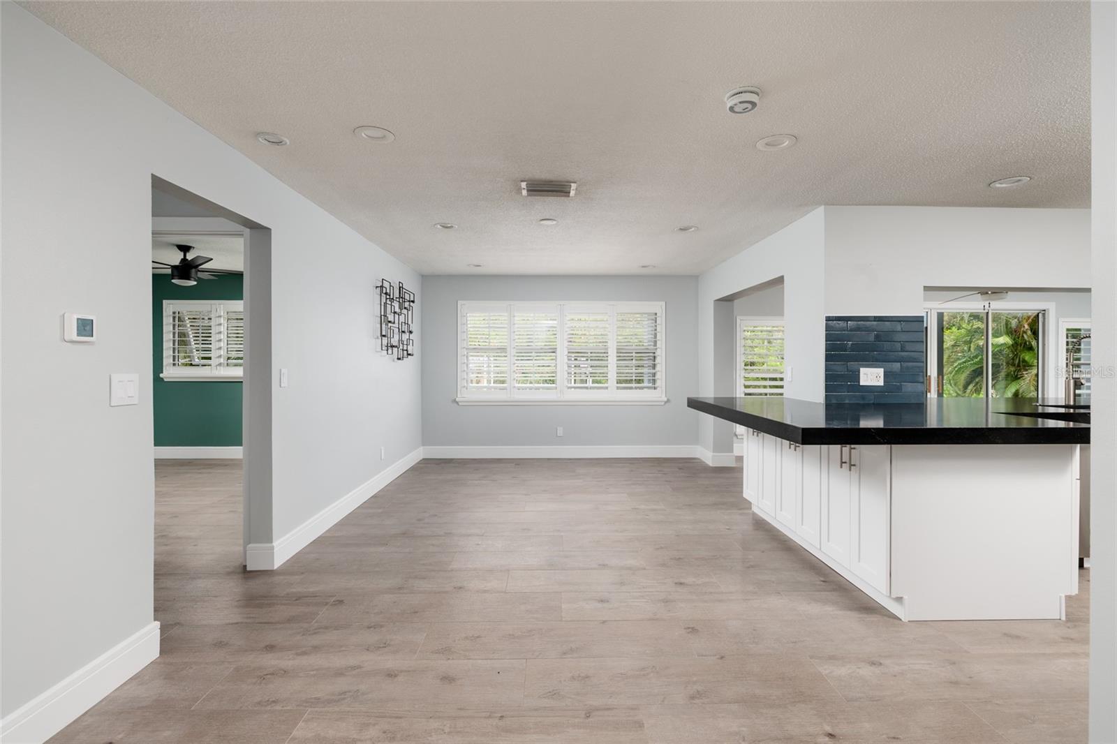Image 16 of 41 For 9723 Oak Street Ne