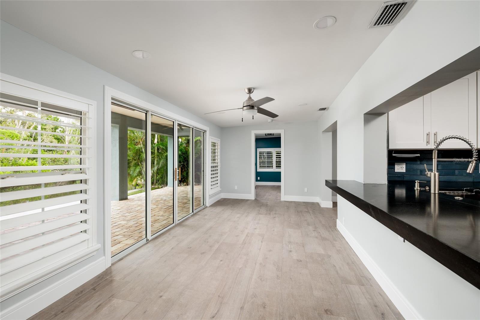 Image 18 of 41 For 9723 Oak Street Ne