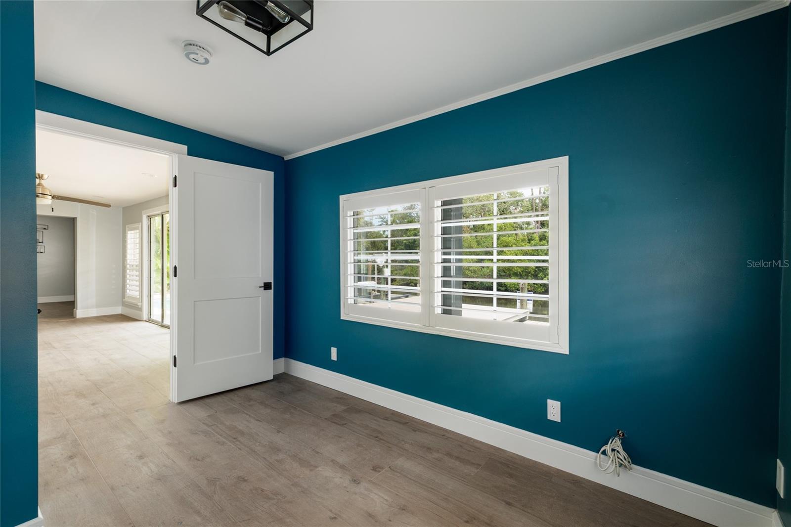 Image 19 of 41 For 9723 Oak Street Ne