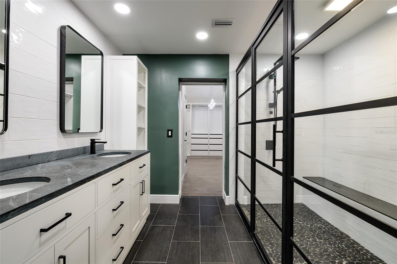 Image 25 of 41 For 9723 Oak Street Ne