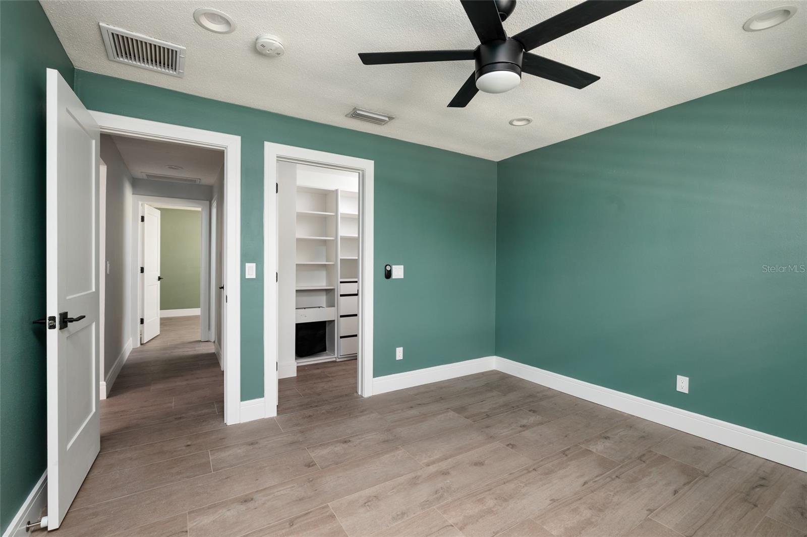 Image 30 of 41 For 9723 Oak Street Ne