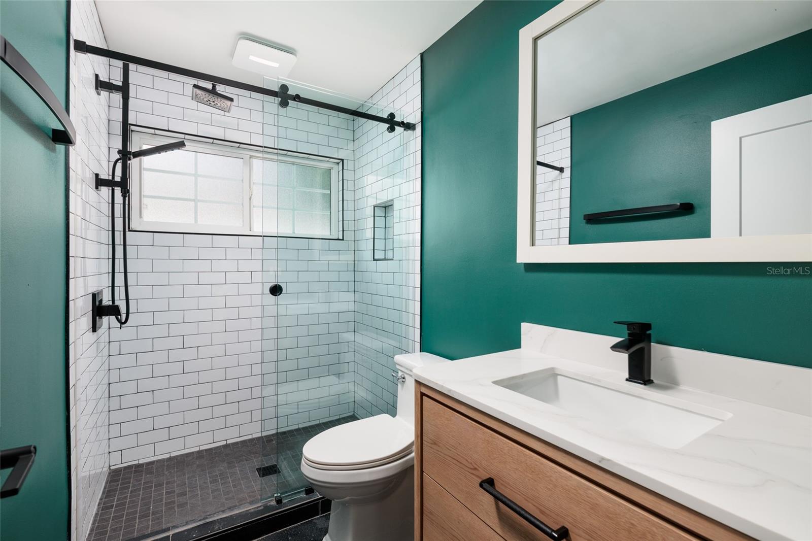 Image 32 of 41 For 9723 Oak Street Ne