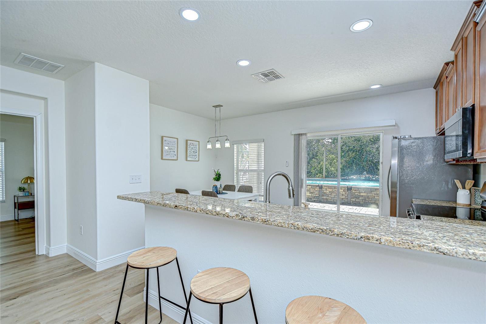 Image 10 of 39 For 12523 Field Point Way