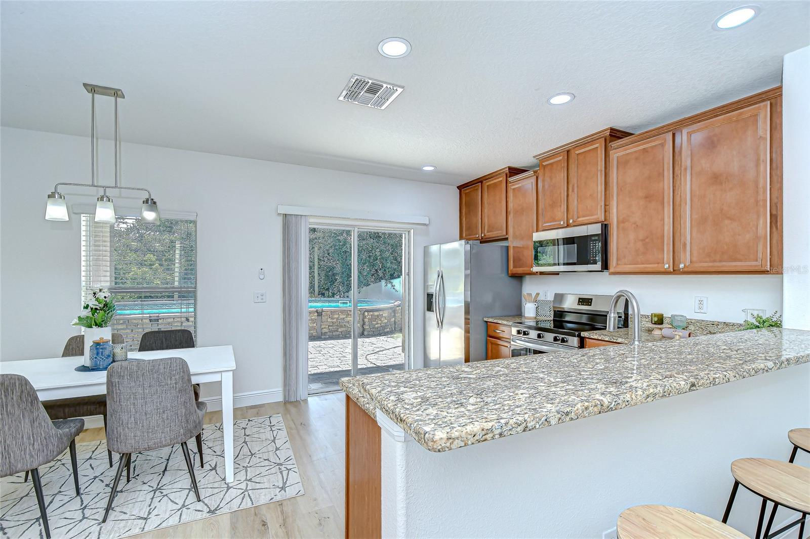 Image 11 of 39 For 12523 Field Point Way