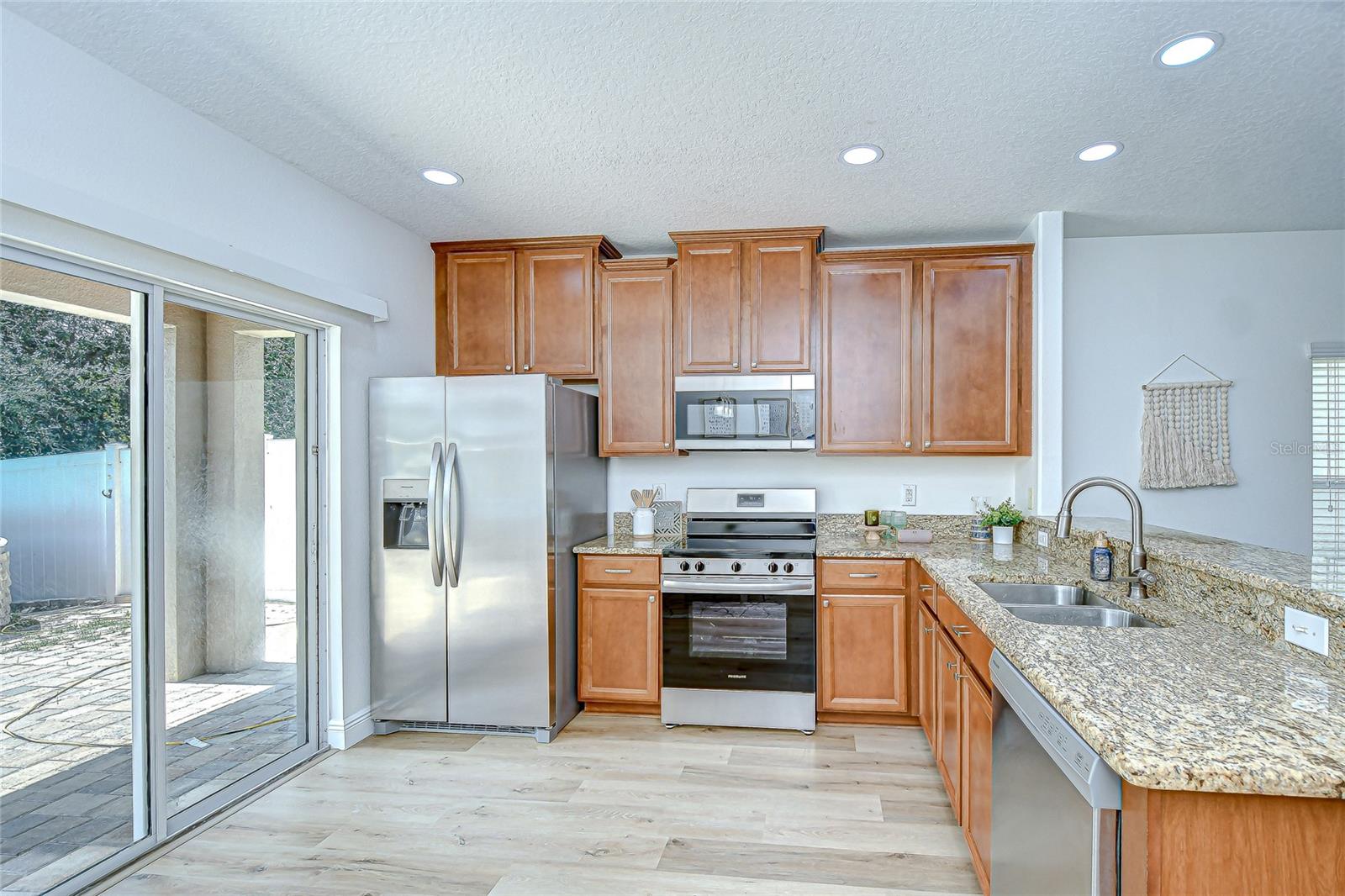 Image 13 of 39 For 12523 Field Point Way
