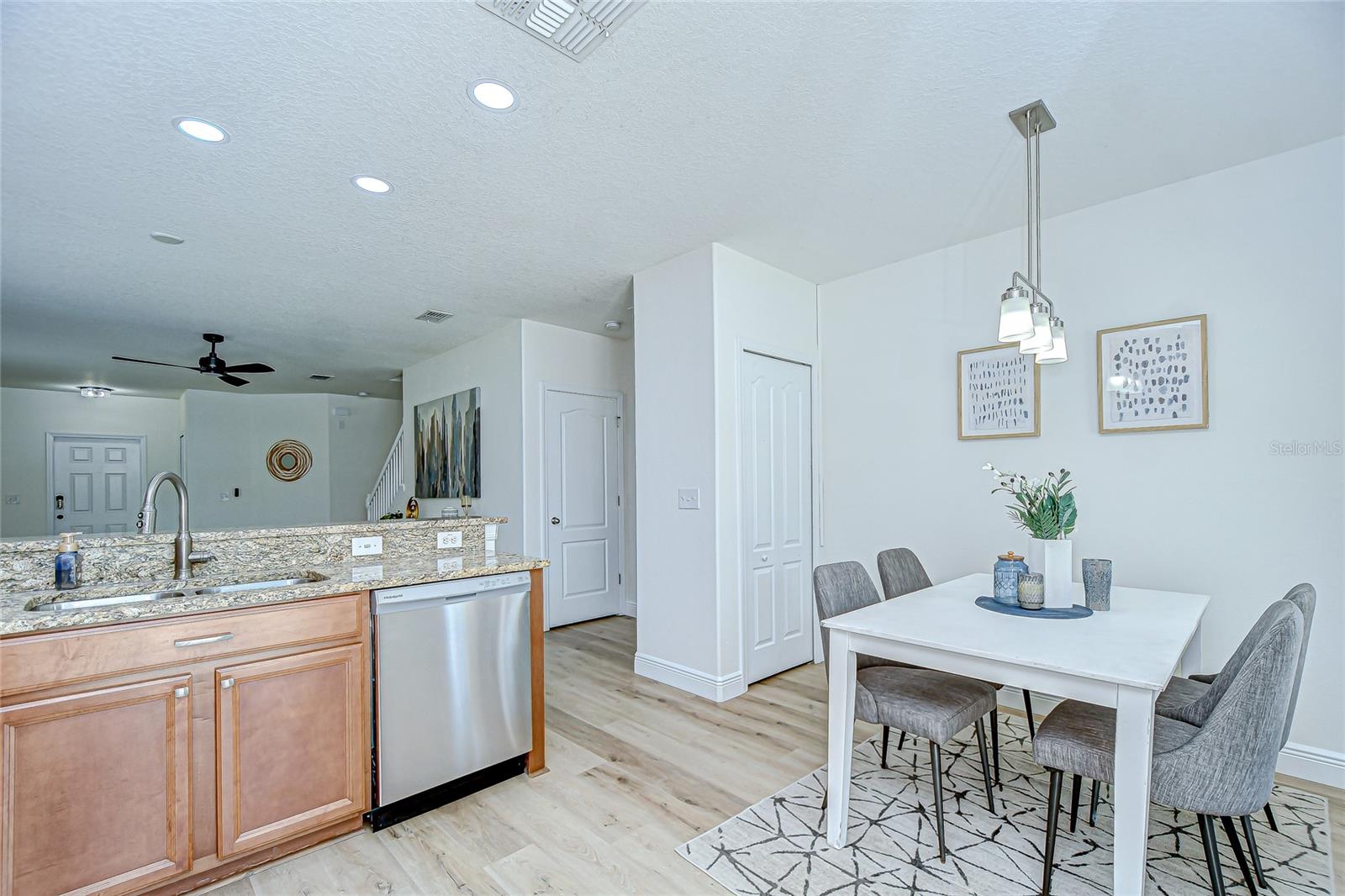 Image 15 of 39 For 12523 Field Point Way