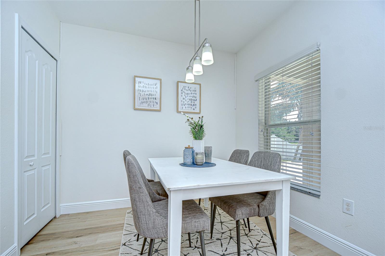 Image 16 of 39 For 12523 Field Point Way