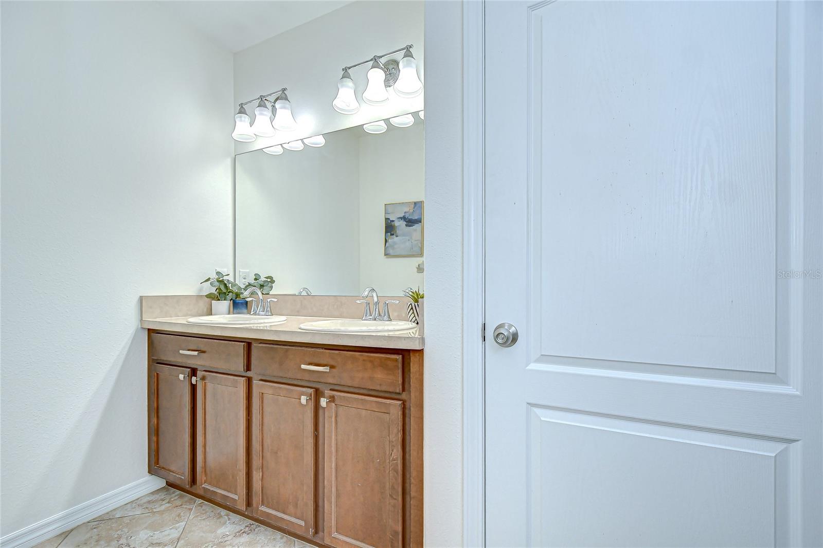 Image 22 of 39 For 12523 Field Point Way