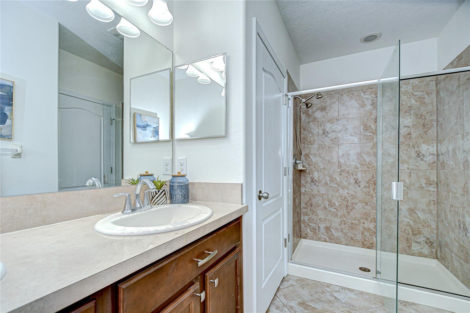 Image 23 of 39 For 12523 Field Point Way