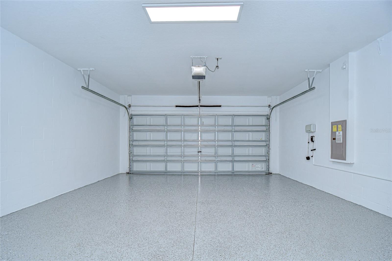 Image 33 of 39 For 12523 Field Point Way