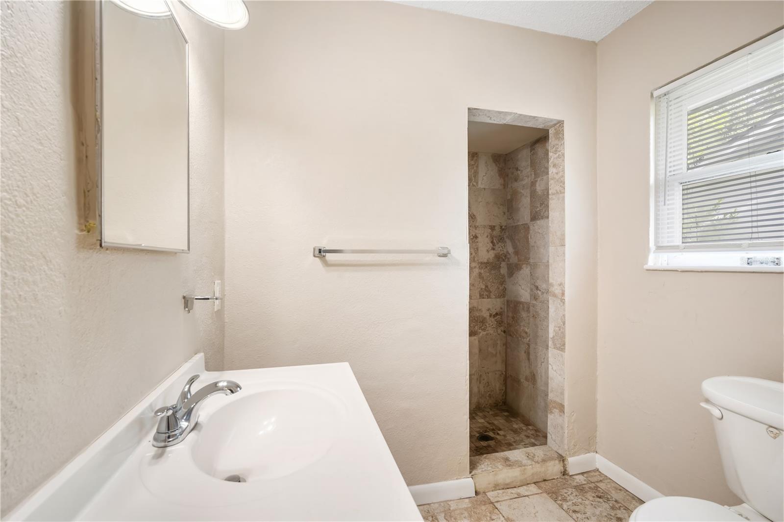 Image 9 of 22 For 708 Brawin Avenue