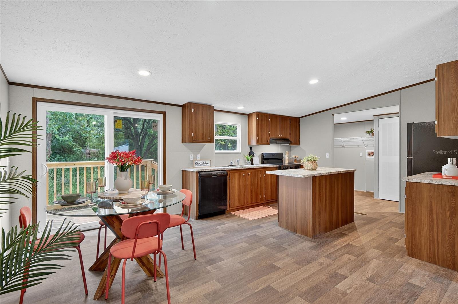 Image 19 of 41 For 12832 Ocasta Avenue