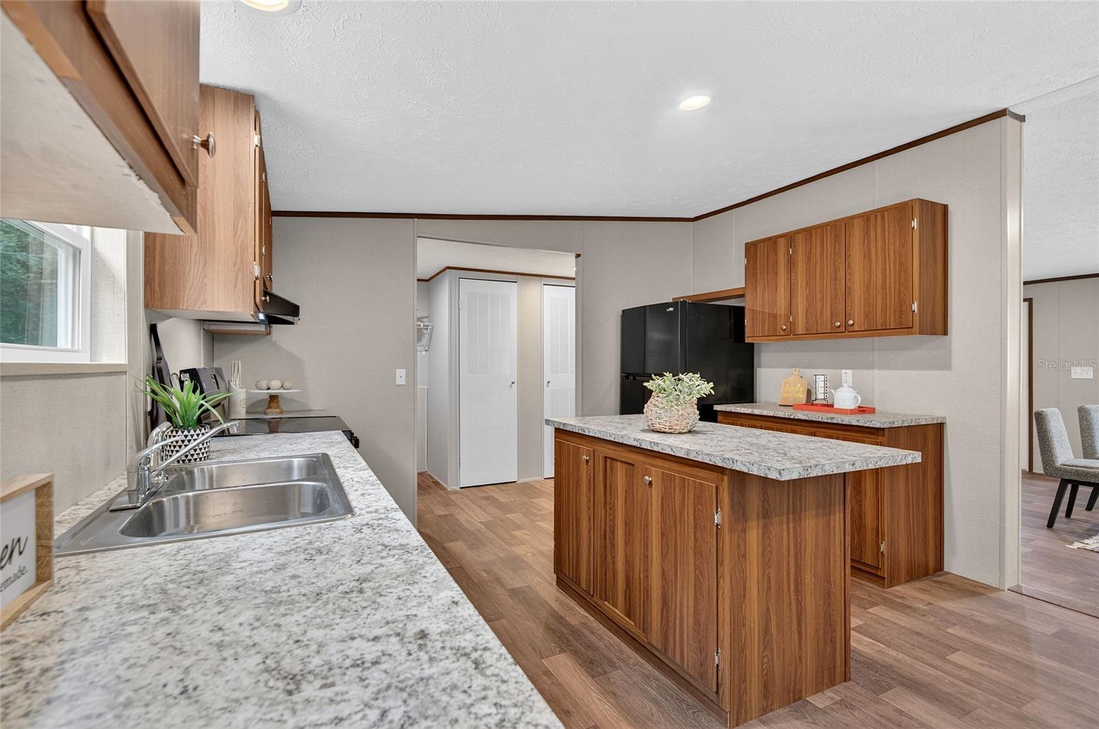 Image 21 of 41 For 12832 Ocasta Avenue