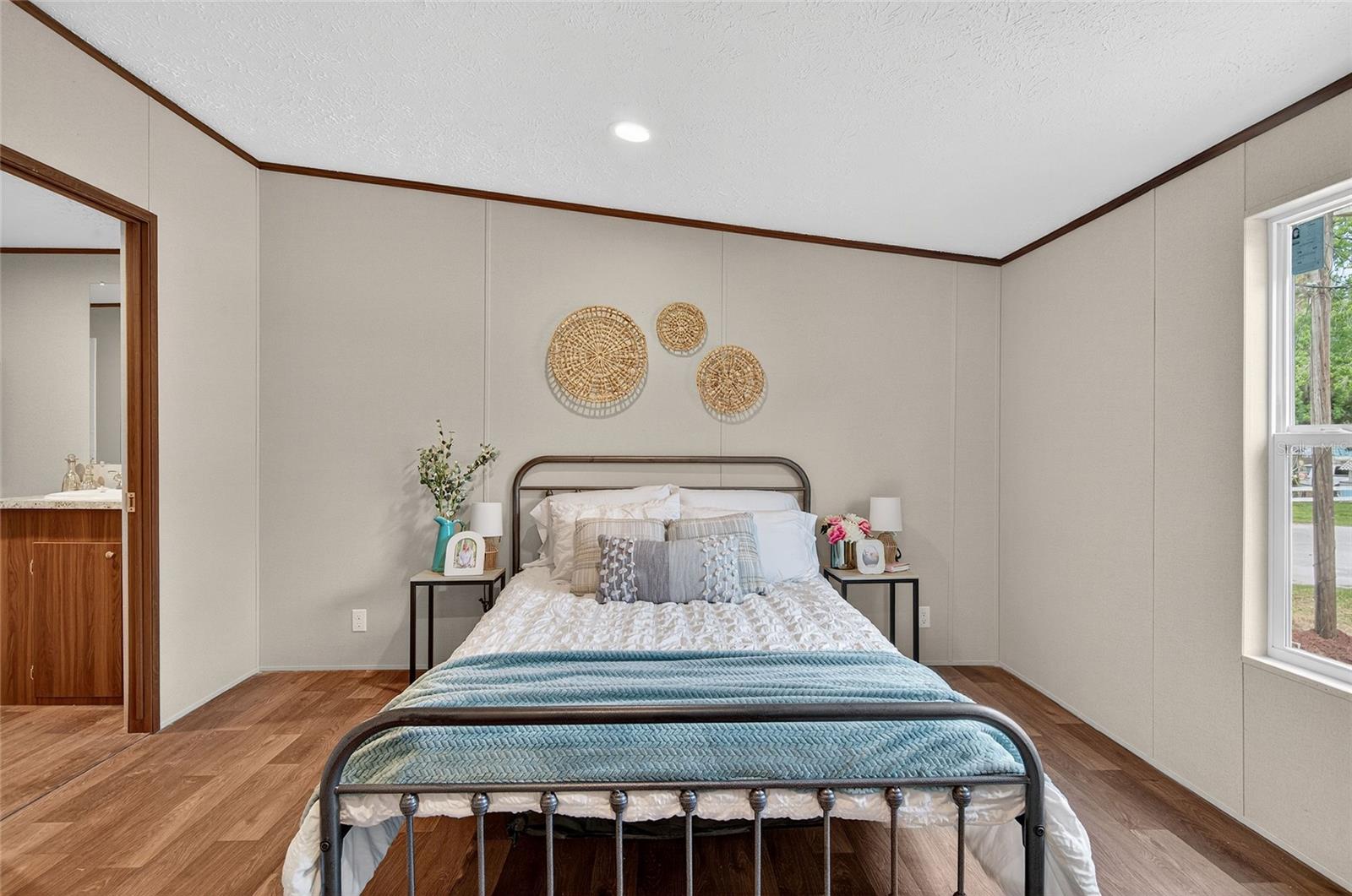 Image 23 of 41 For 12832 Ocasta Avenue