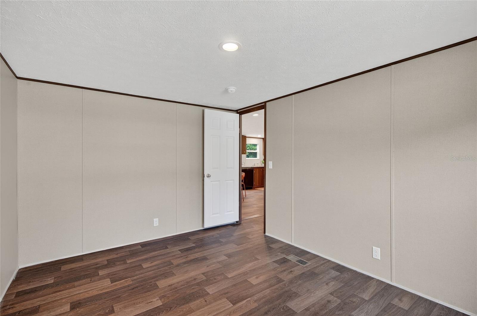 Image 31 of 41 For 12832 Ocasta Avenue