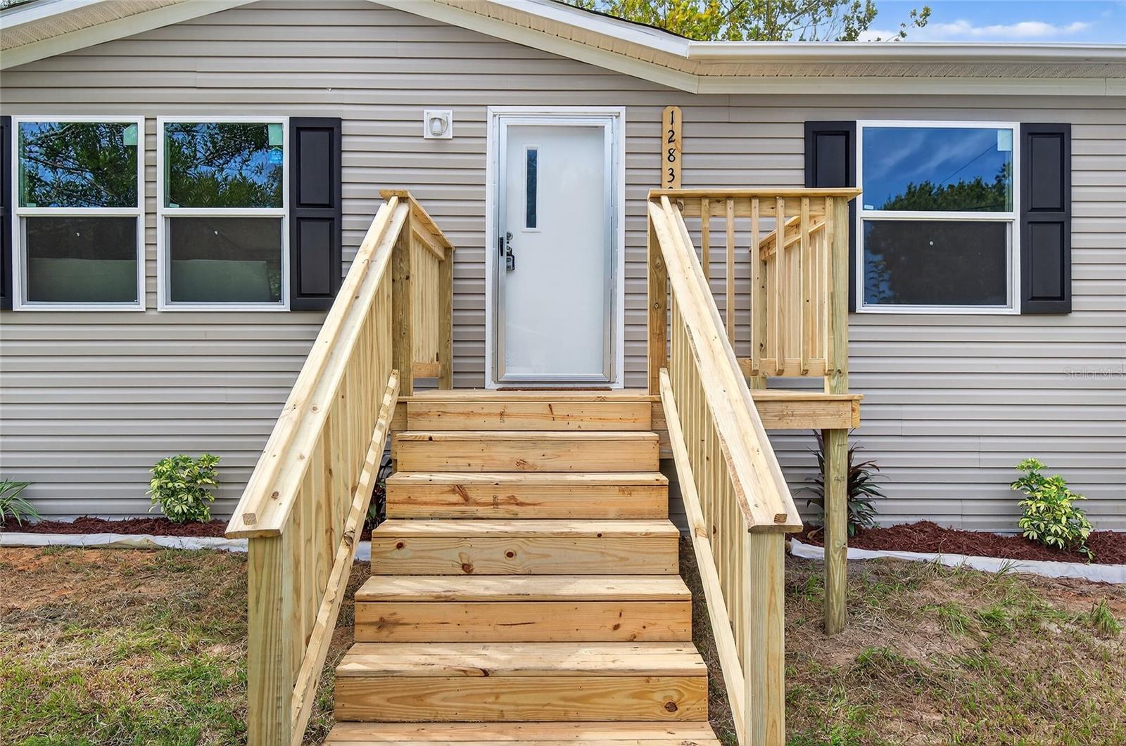 Image 4 of 41 For 12832 Ocasta Avenue