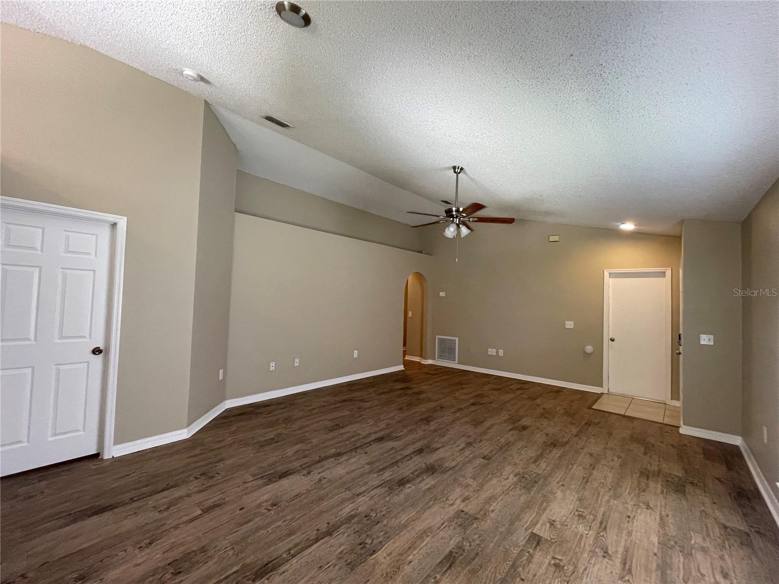 Image 6 of 14 For 10436 Opus Drive