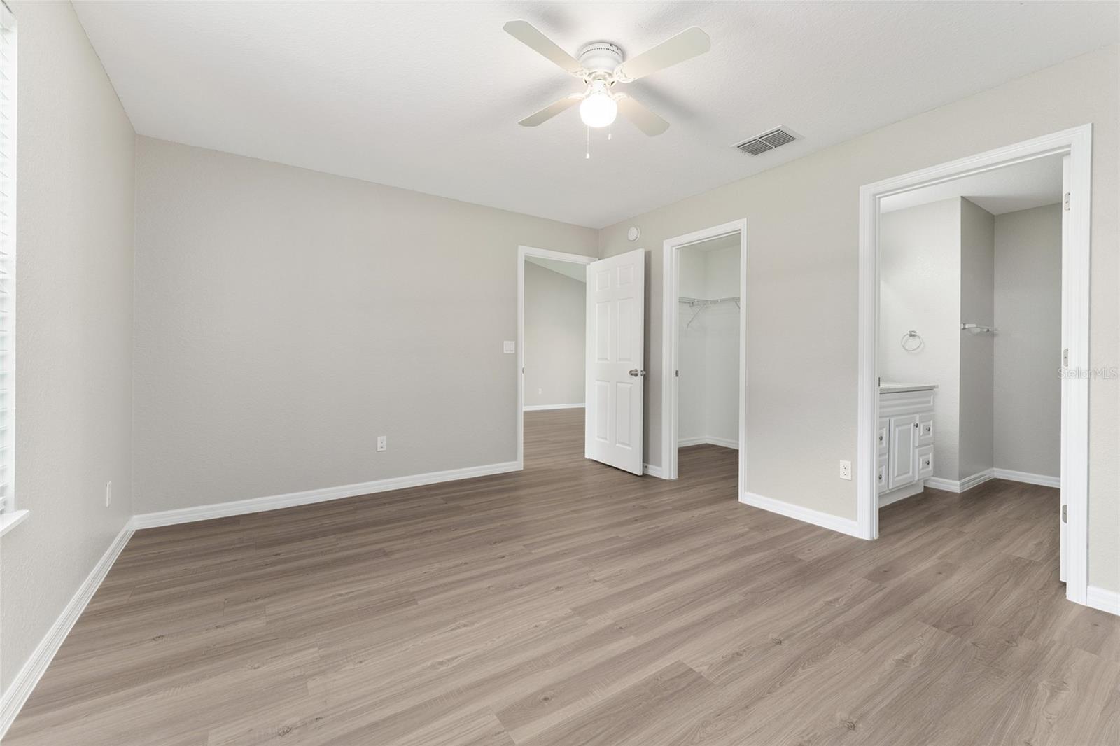 Image 16 of 35 For 13269 102nd Court