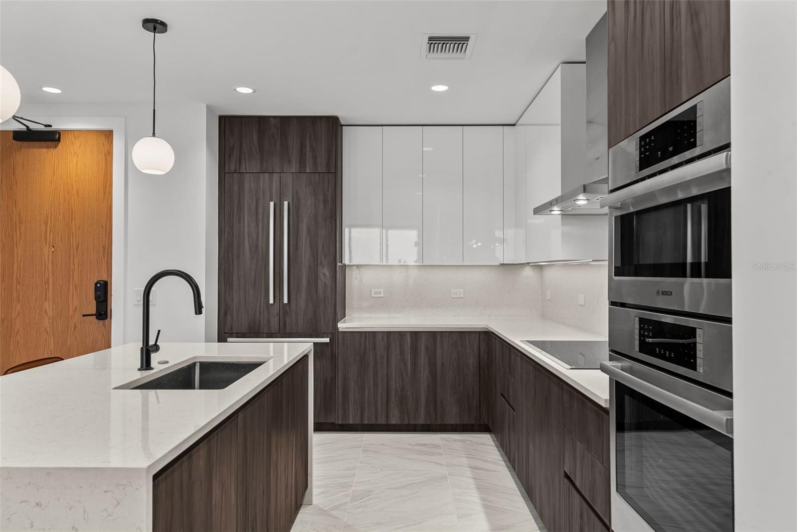 Image 14 of 100 For 777 3rd Avenue N 1502