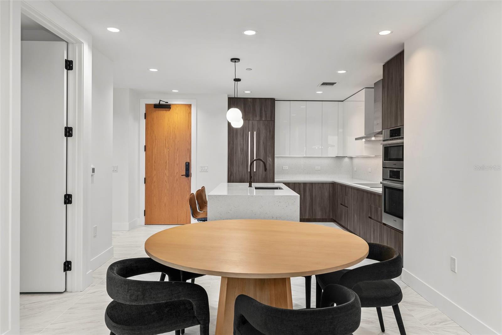 Image 16 of 100 For 777 3rd Avenue N 1502