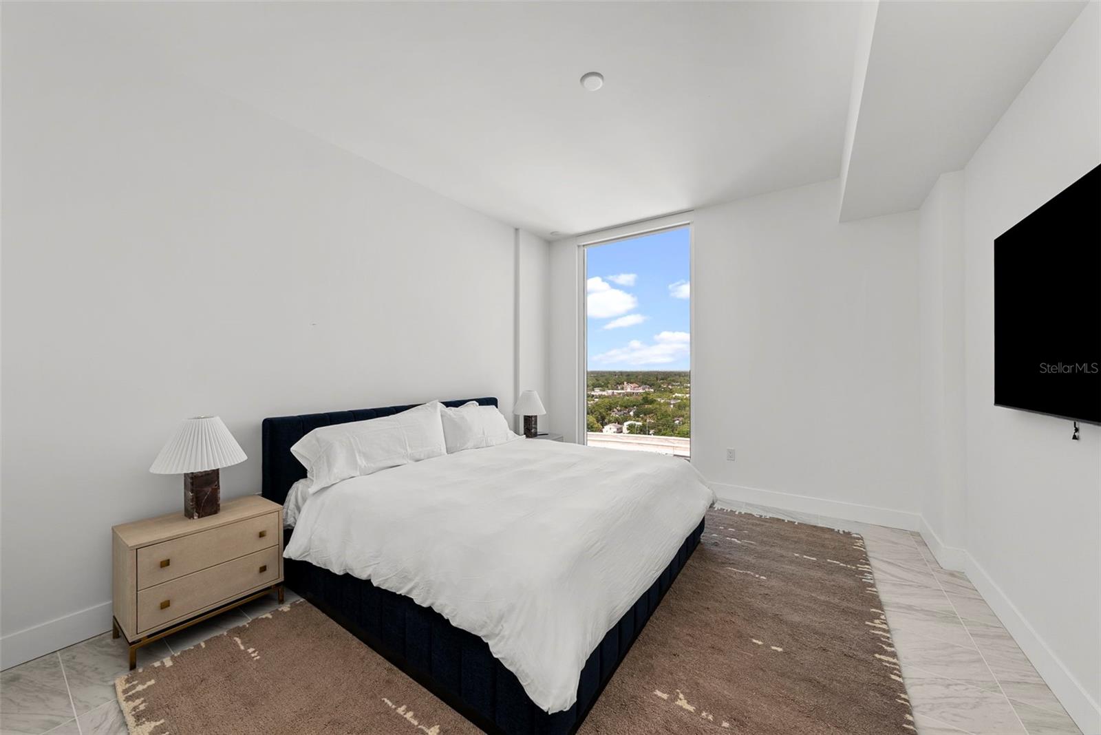 Image 17 of 100 For 777 3rd Avenue N 1502