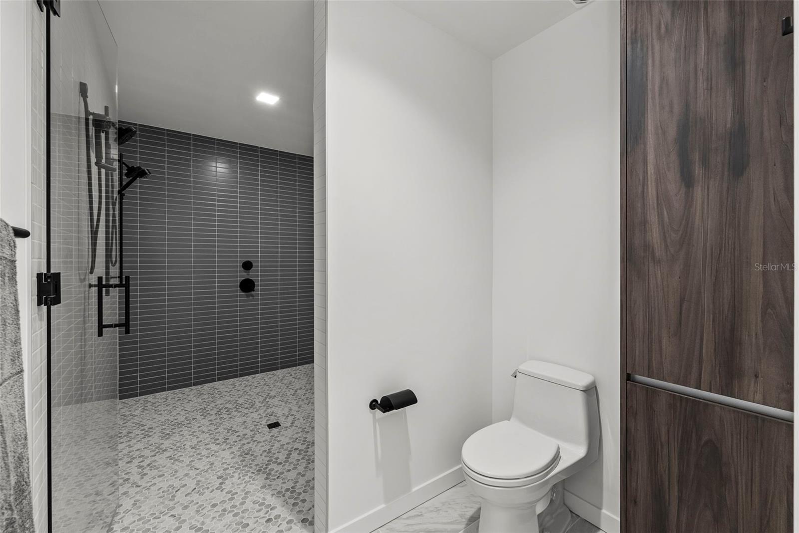 Image 23 of 100 For 777 3rd Avenue N 1502