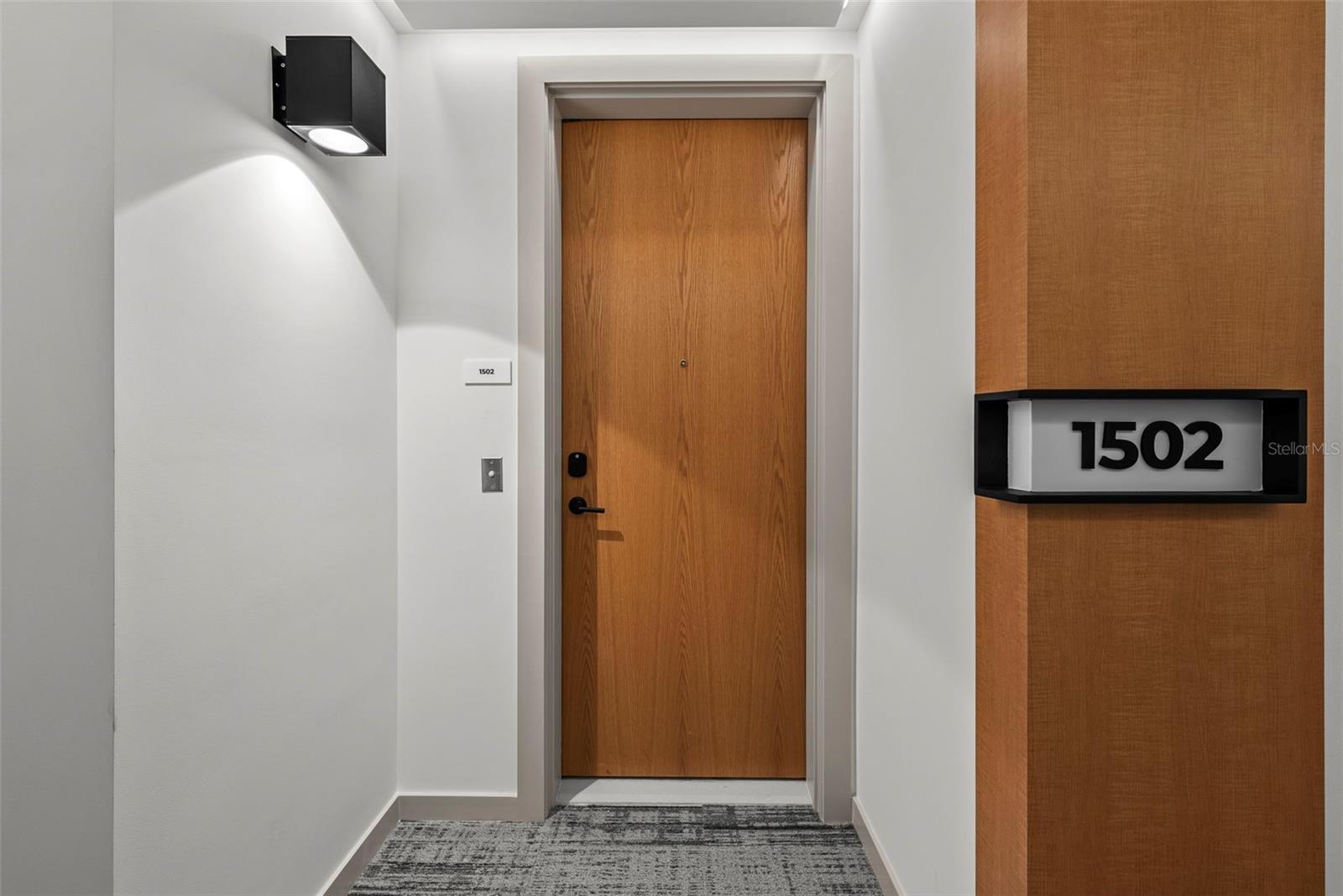 Image 3 of 100 For 777 3rd Avenue N 1502