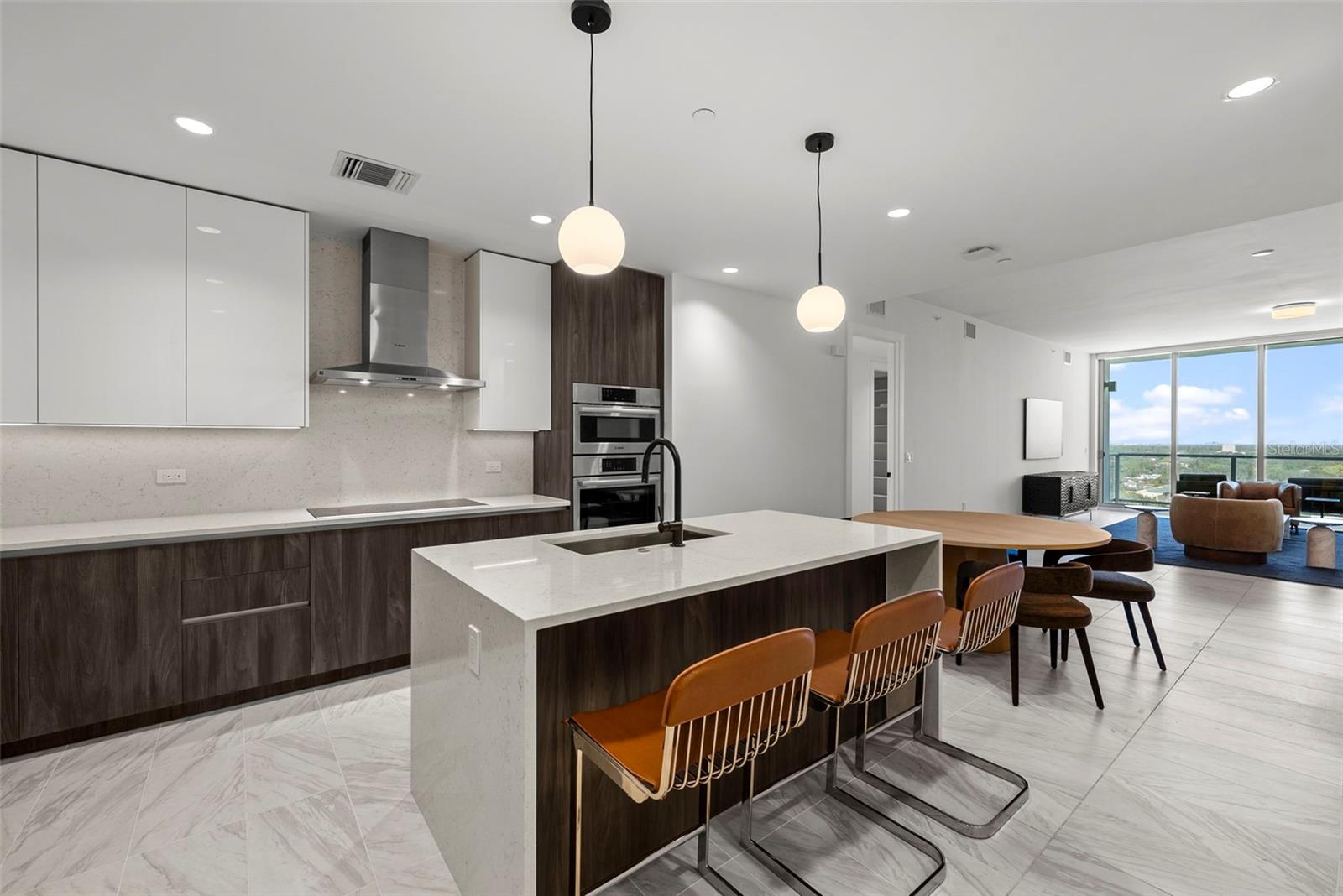 Image 4 of 100 For 777 3rd Avenue N 1502