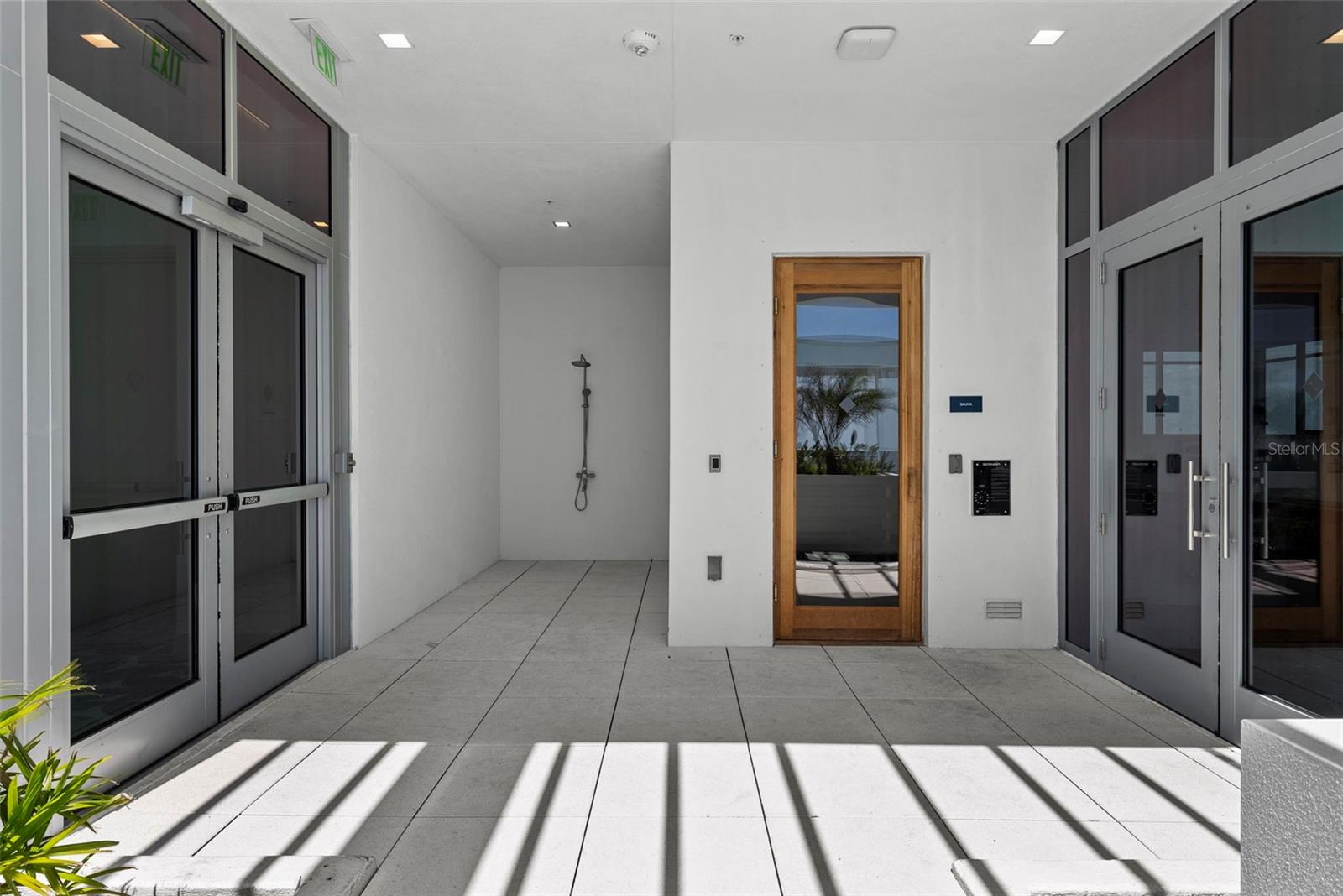 Image 71 of 100 For 777 3rd Avenue N 1502