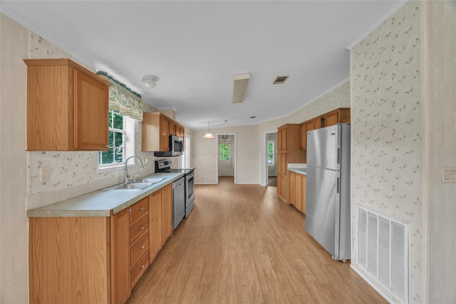 Image 11 of 34 For 33907 Coddle Court