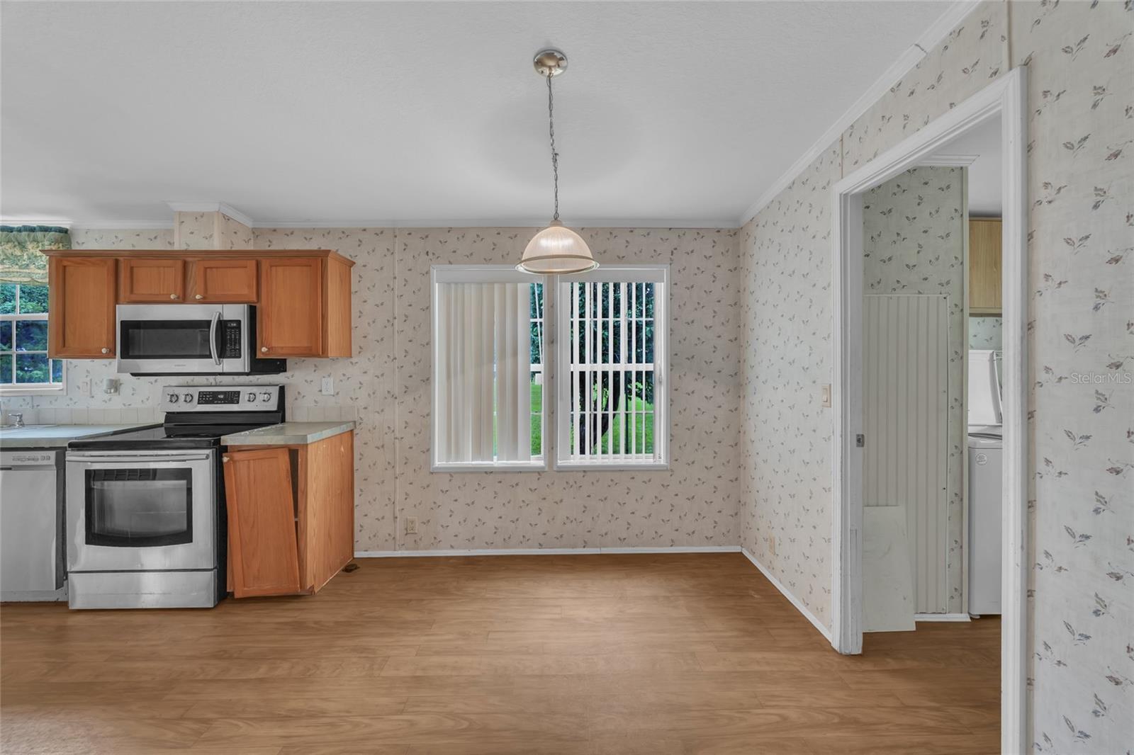 Image 12 of 34 For 33907 Coddle Court