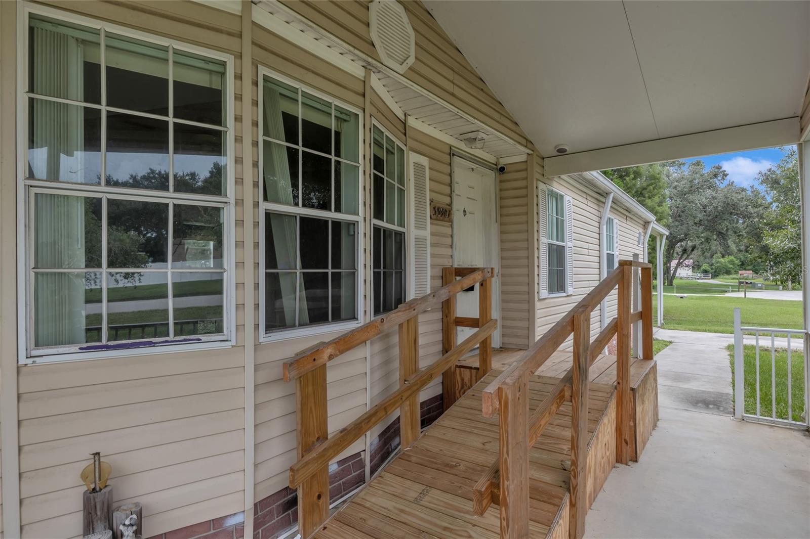 Image 4 of 34 For 33907 Coddle Court