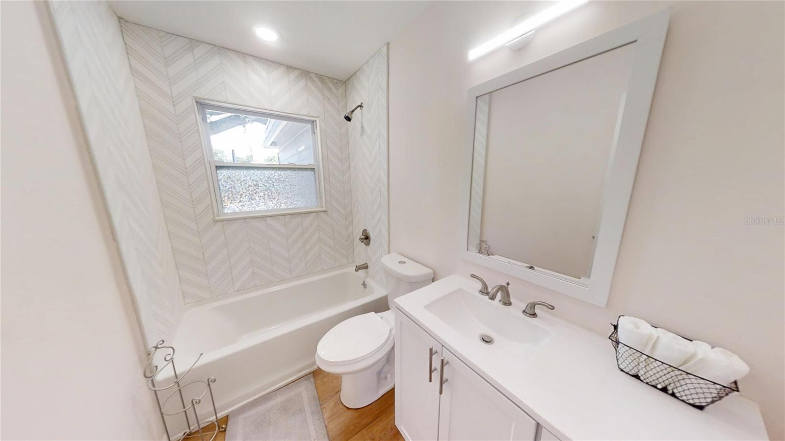 Image 11 of 48 For 6375 19th Avenue N
