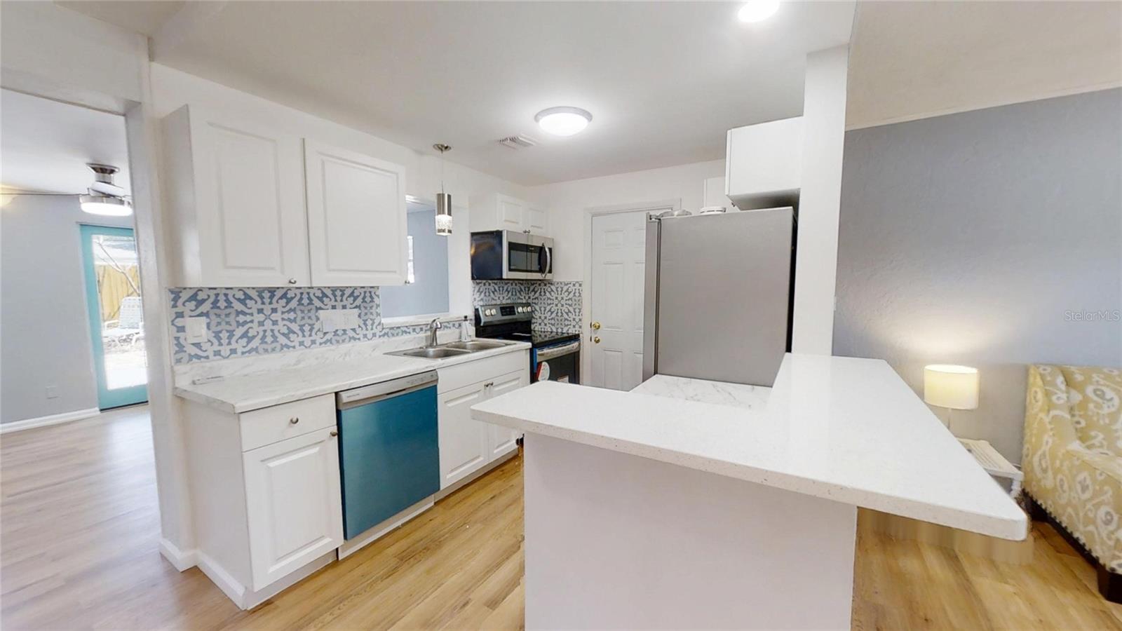 Image 6 of 48 For 6375 19th Avenue N