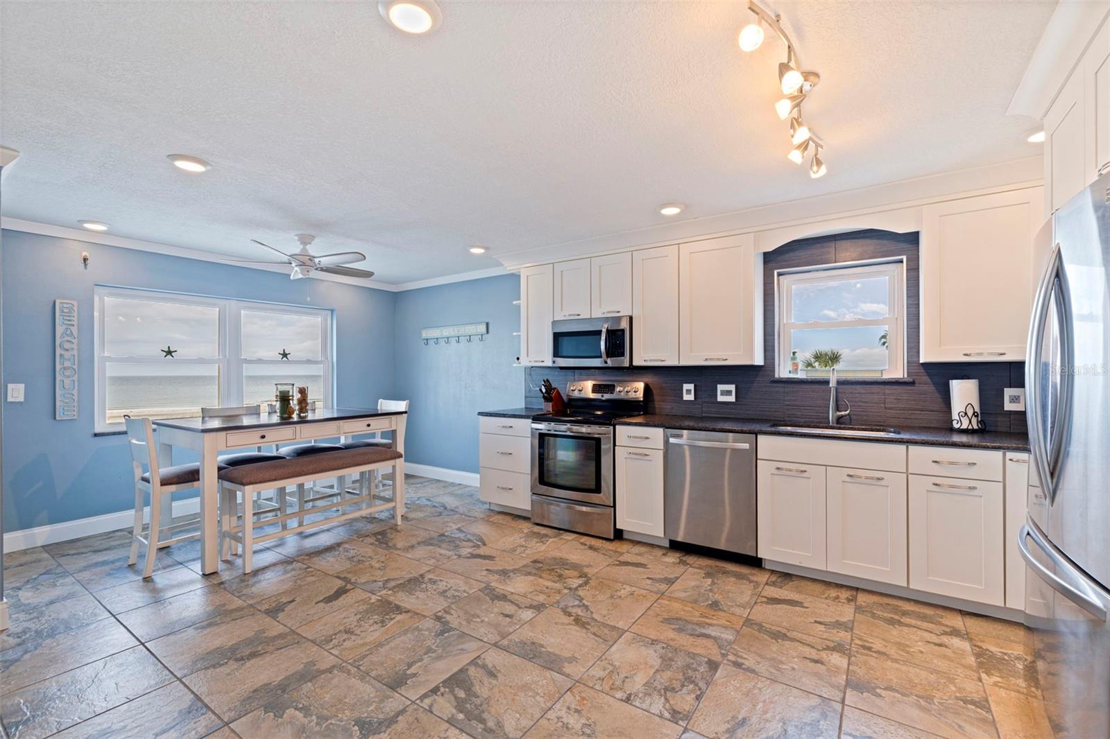 Image 13 of 45 For 5000 Gulf Boulevard 301