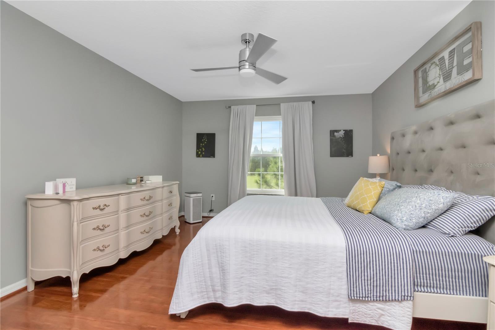 Listing photo id 11 for 10529 Coral Key Avenue