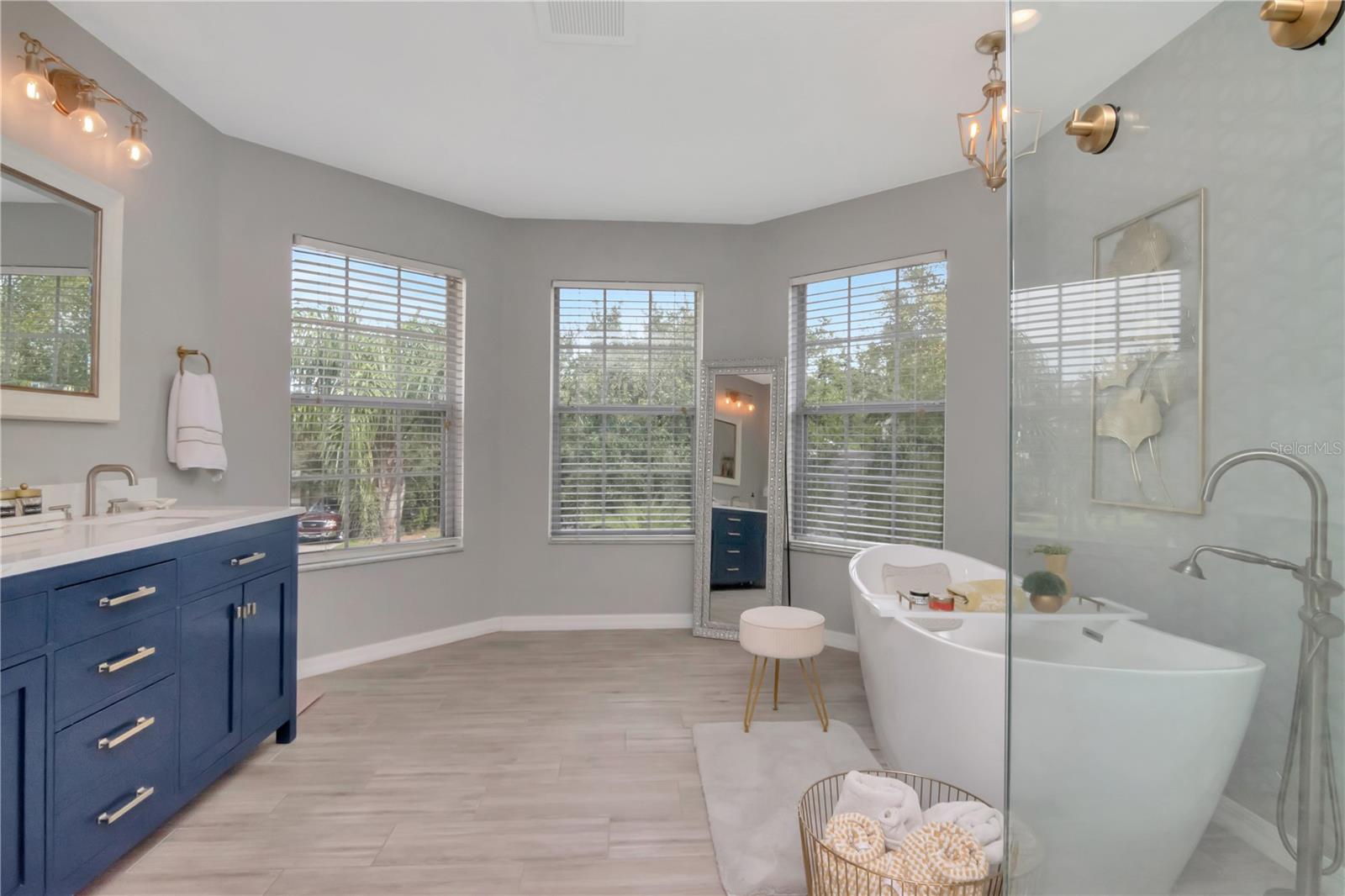 Listing photo id 14 for 10529 Coral Key Avenue