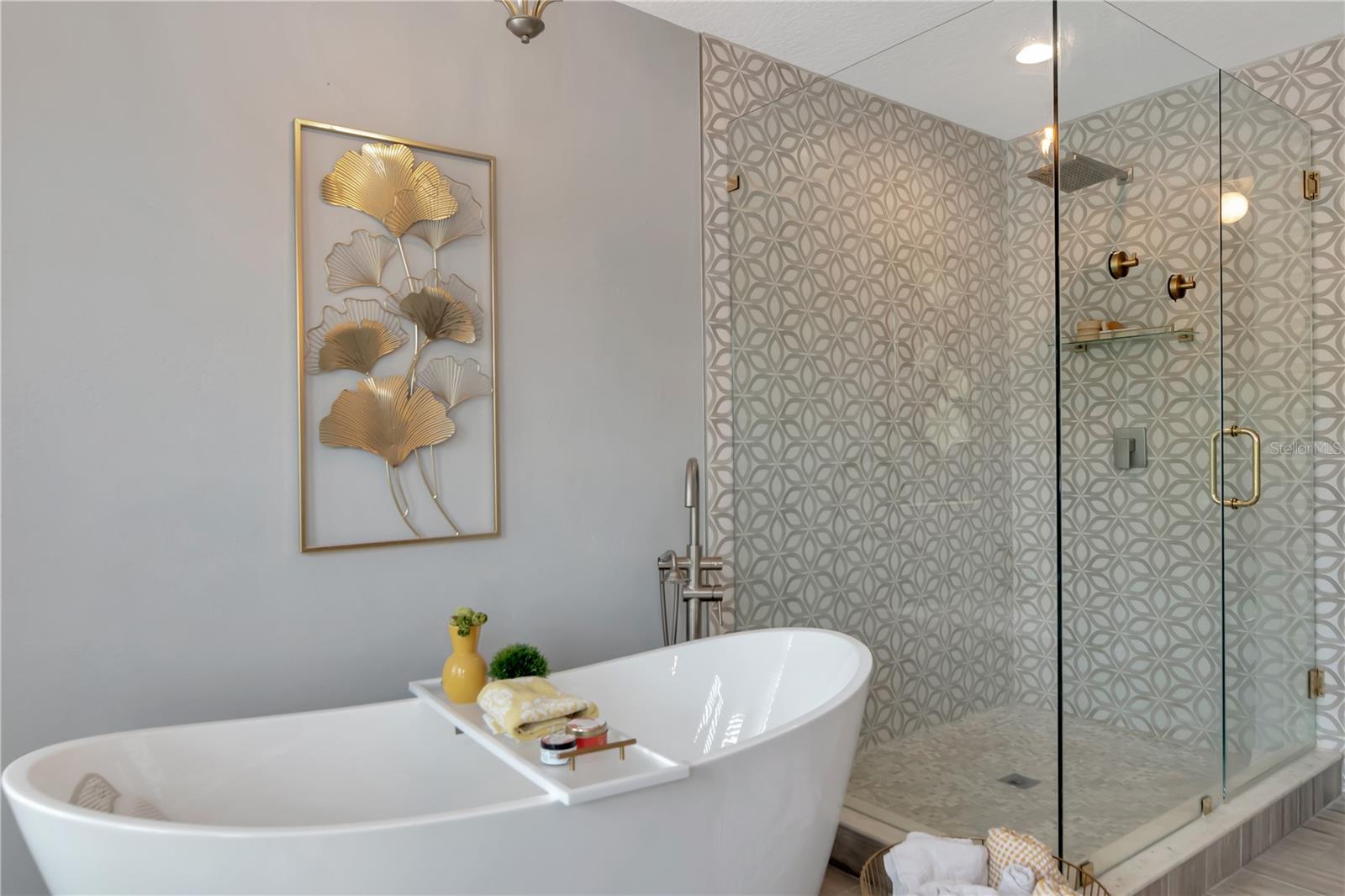 Listing photo id 16 for 10529 Coral Key Avenue
