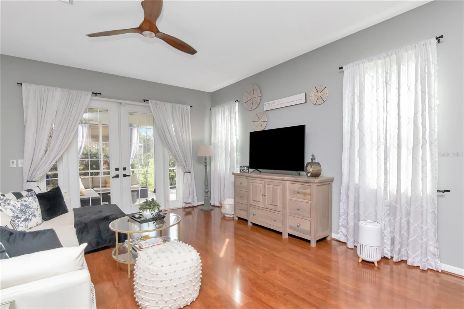 Listing photo id 2 for 10529 Coral Key Avenue
