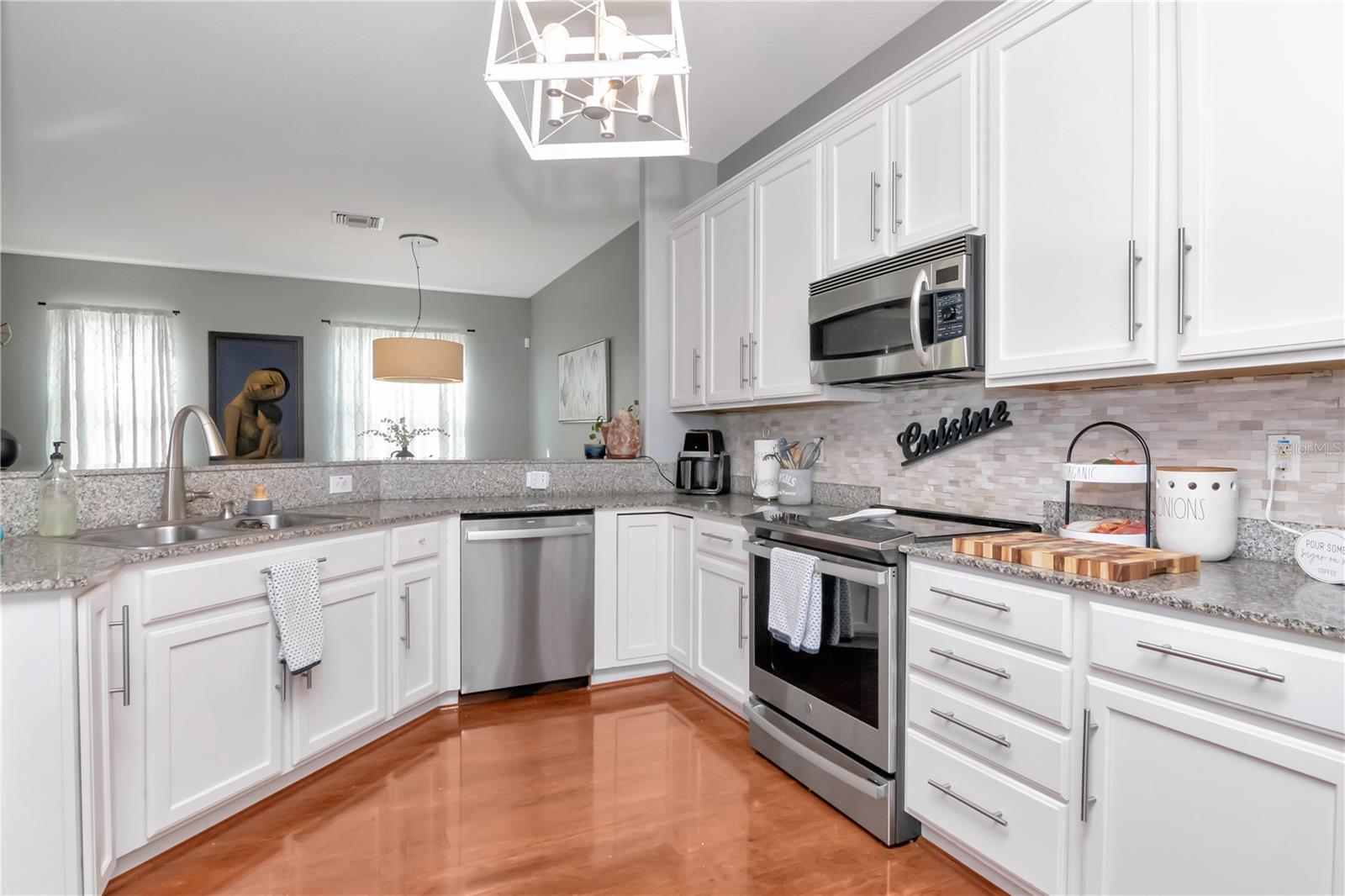 Listing photo id 7 for 10529 Coral Key Avenue