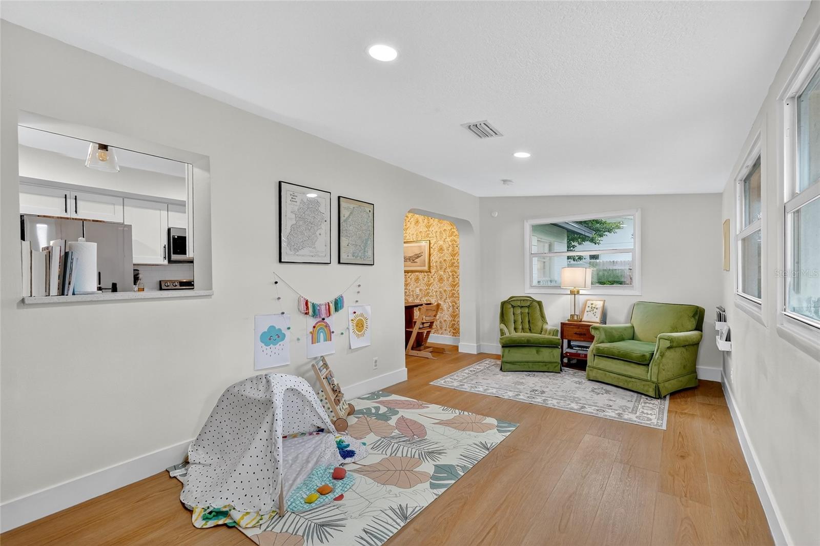 Image 11 of 34 For 681 72nd Avenue N