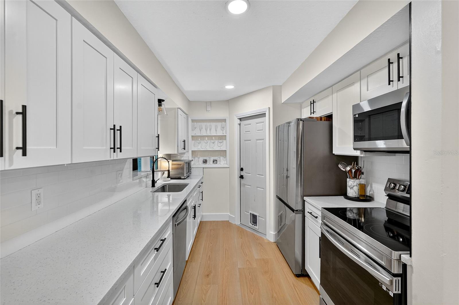 Image 7 of 34 For 681 72nd Avenue N