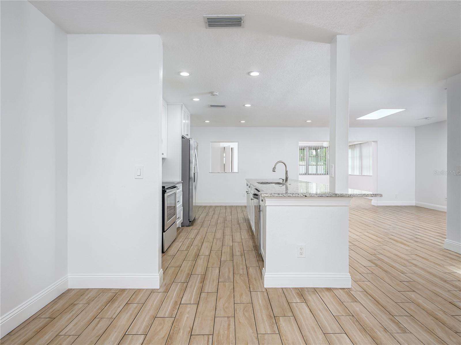 Image 10 of 49 For 14605 Brentwood Lane