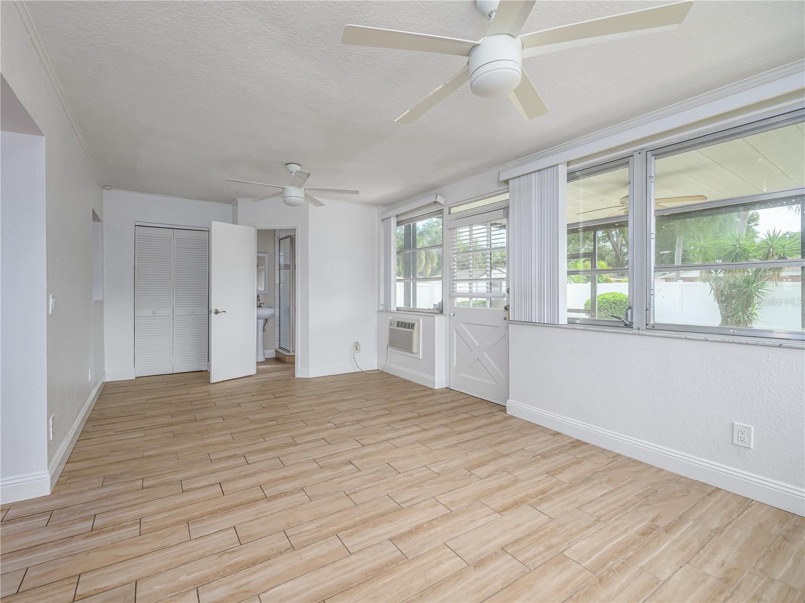 Image 13 of 49 For 14605 Brentwood Lane