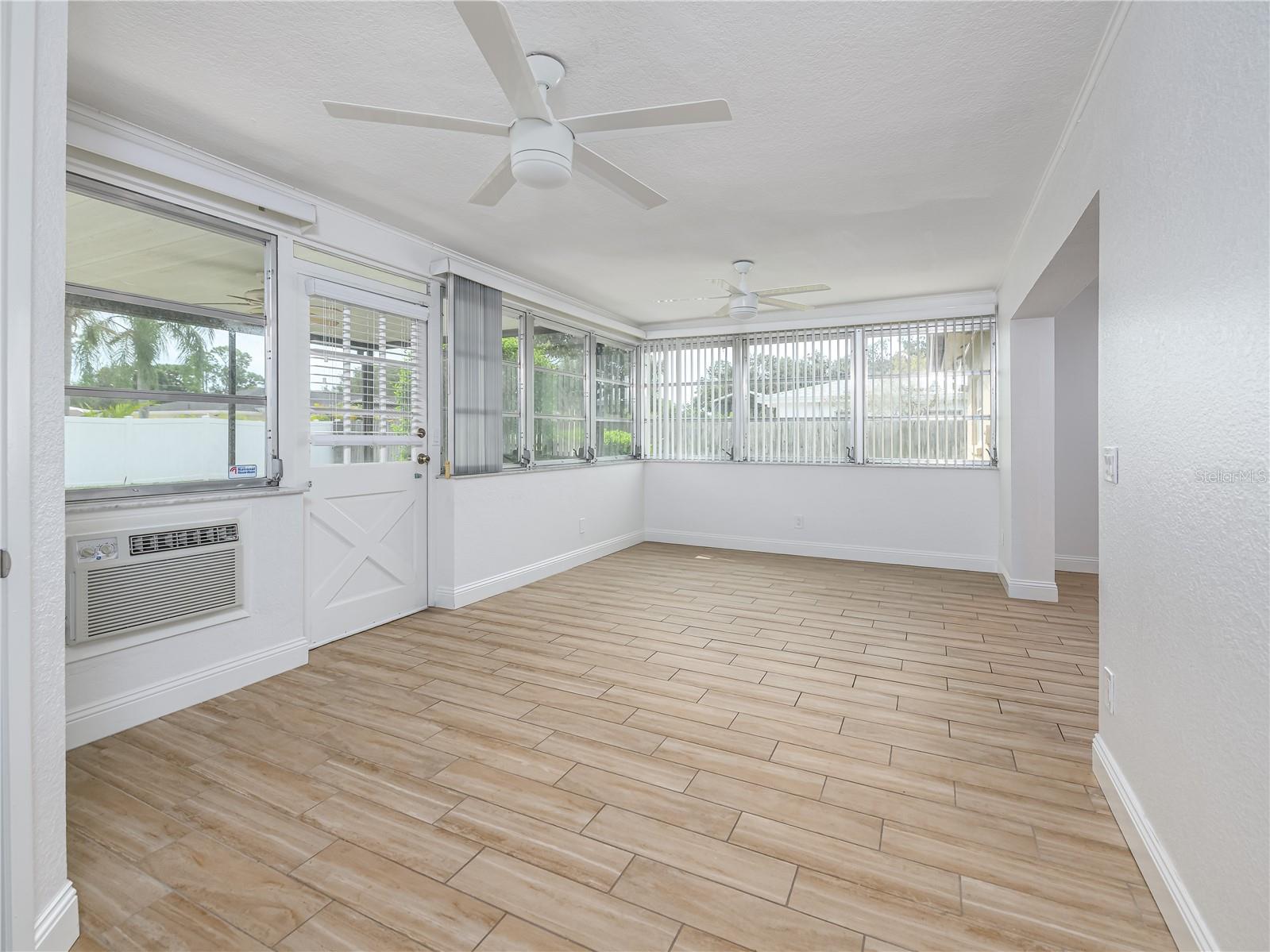 Image 14 of 49 For 14605 Brentwood Lane
