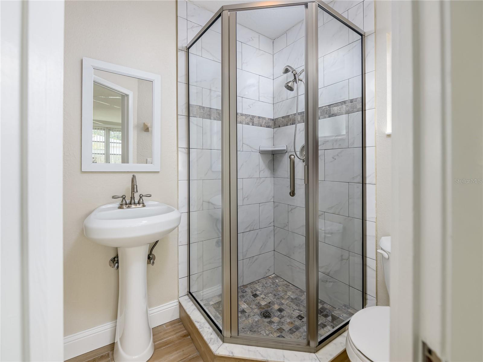 Image 26 of 49 For 14605 Brentwood Lane
