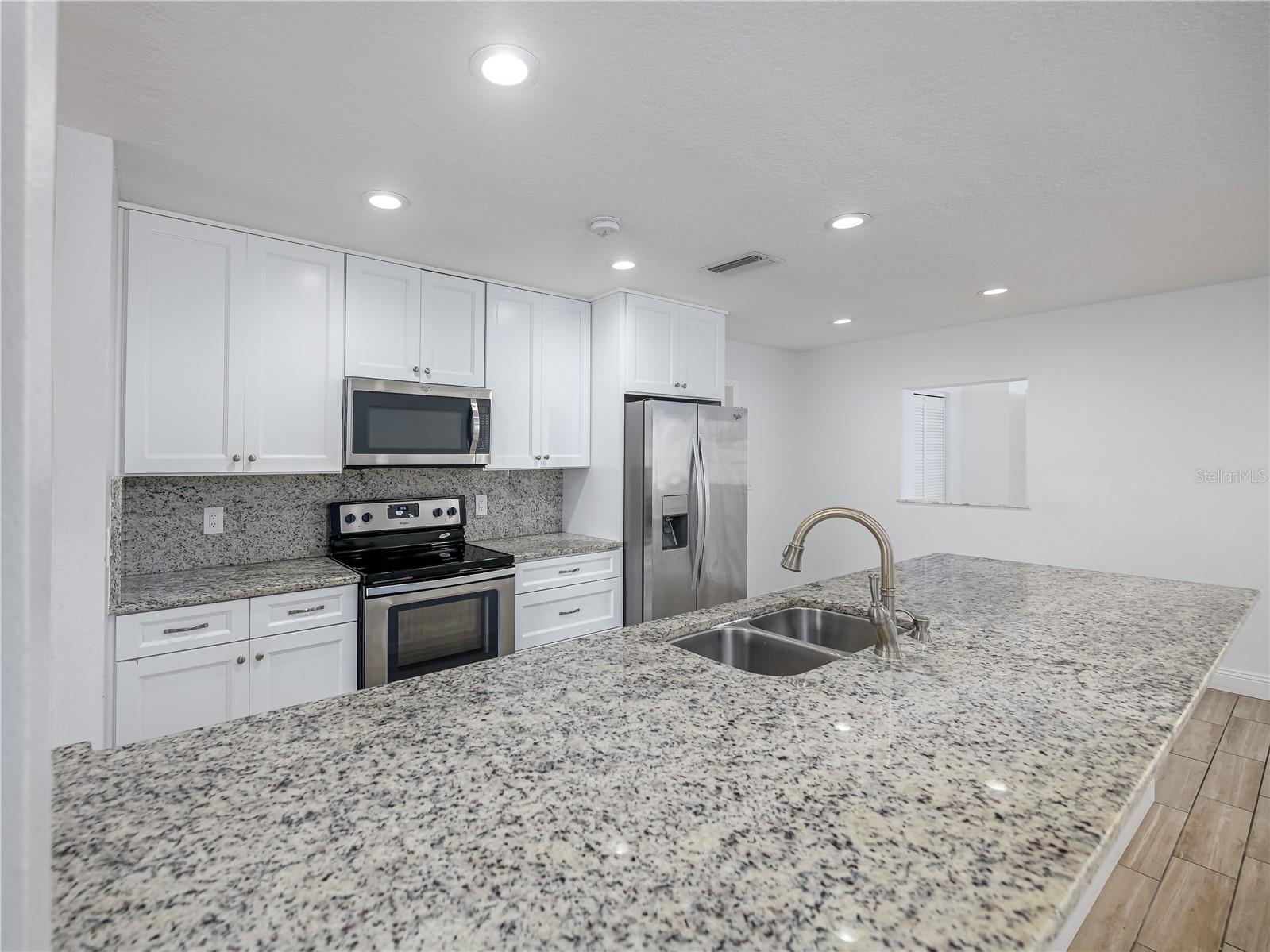 Image 7 of 49 For 14605 Brentwood Lane