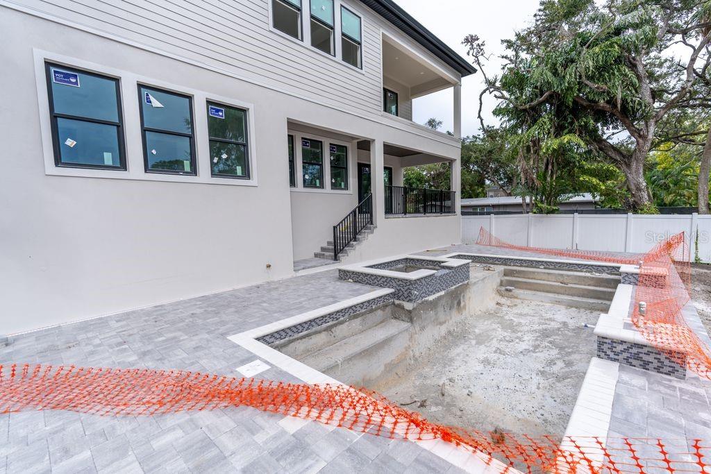 Listing photo id 9 for 4712 Clear Avenue