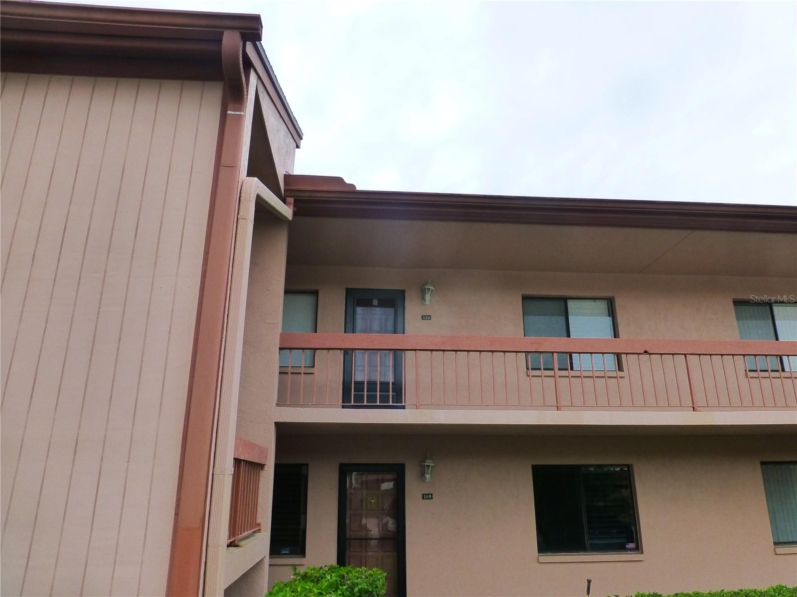 Details for 110 Lakeside Drive 10, OLDSMAR, FL 34677